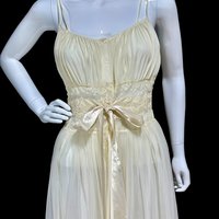EYEFUL by RUTH FLAUM, 1950s vintage nightgown