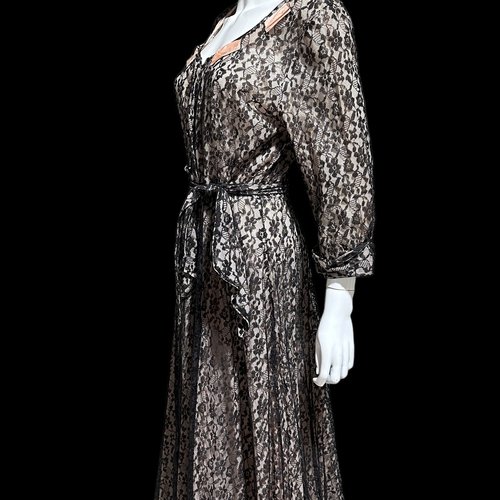 FLOBERT 1940s vintage dressing gown, black lace house dress